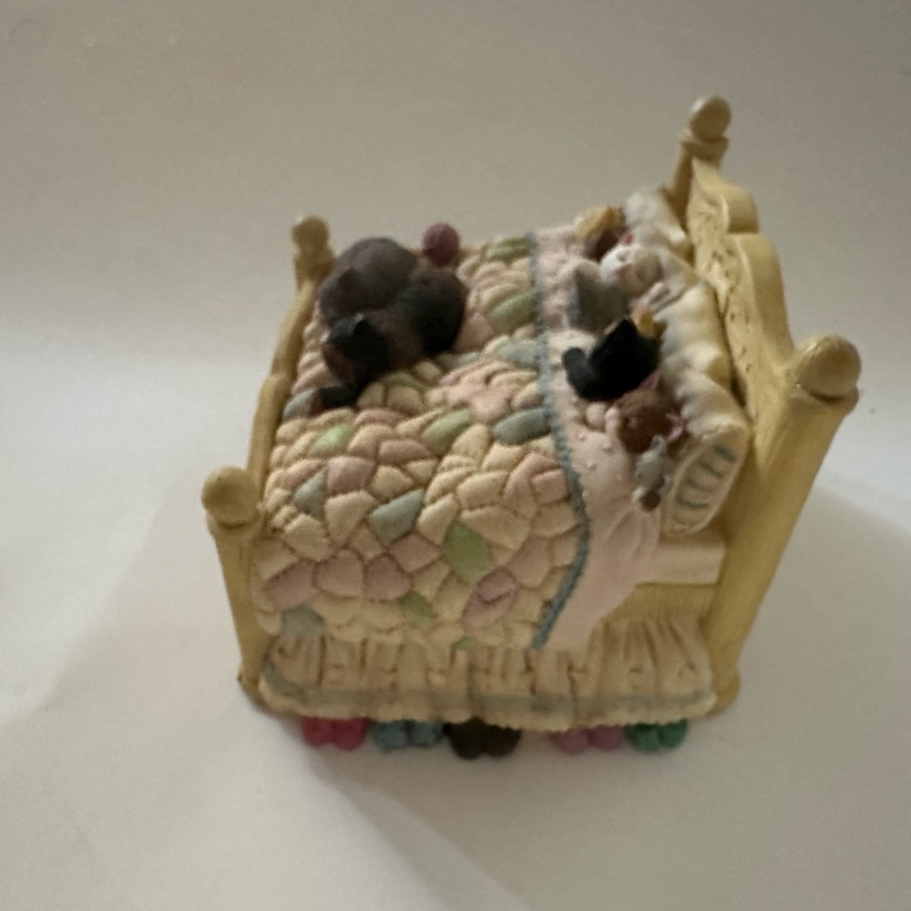 San Francisco Music Box Company “Love Makes The World Go Round” Music Box - Picture 3 of 7